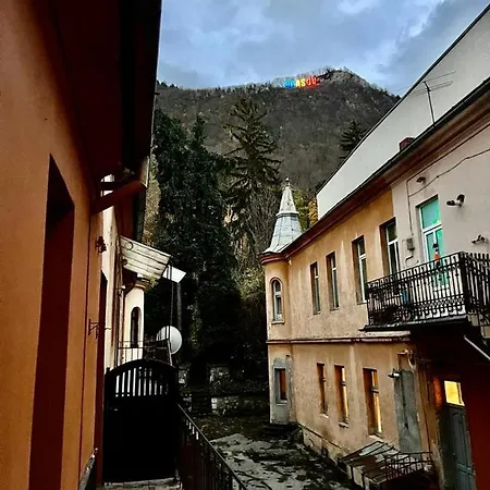 2 Bedroom Oldtown Mountain View Apartment With Private Terrace And High Ceilings Rooms Brasov Exterior photo