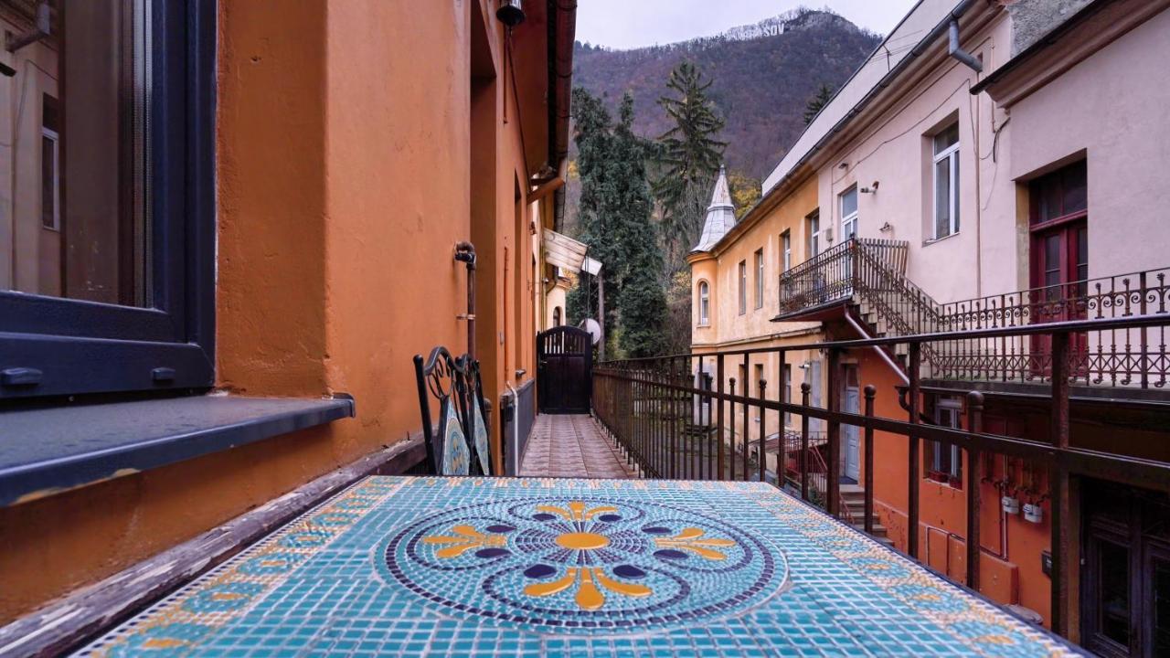2 Bedroom Oldtown Mountain View With Private Terrace And High Ceilings